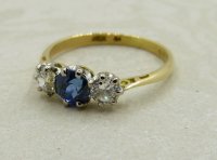 Antique Guest and Philips - Sapphire Set, Yellow Gold - Platinum - Three Stone Ring R5206