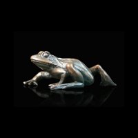 Richard Cooper - Small Frog Walking, Ornament 931 - 931