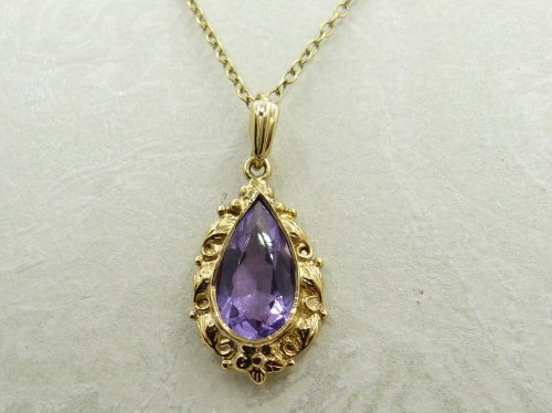 Antique Guest and Philips - Amethyst Set, Yellow Gold - Single Stone Pendant P1017