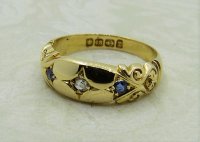 Antique Guest and Philips - Sapphire Set, Yellow Gold - Three Stone Ring R4130