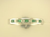 Lesley Donn - Emerald 0.19ct Diamond 0.15ct Set, White Gold - - 9ct Round Brilliant Cut HET Ring