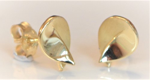 Guest and Philips - Yellow Gold Satin and Polished Tear Drop Stud - GE1858