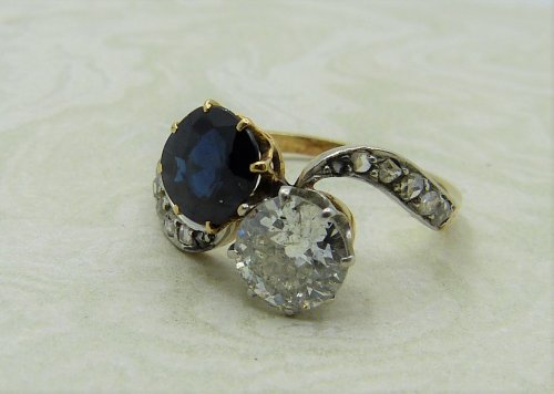 Antique Guest and Philips - 1.48ct Sapphire Set, Yellow Gold - Platinum - Two Stone Ring R4110