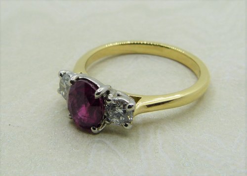 Antique Guest and Philips - 1.47ct Natural Pink Sapphire Set, Yellow Gold - Platinum - Three Stone Ring R3793