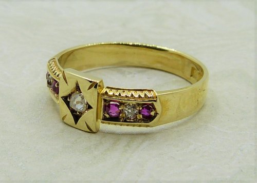 Antique Guest and Philips - Ruby Set, Yellow Gold - Seven Stone Ring R3923