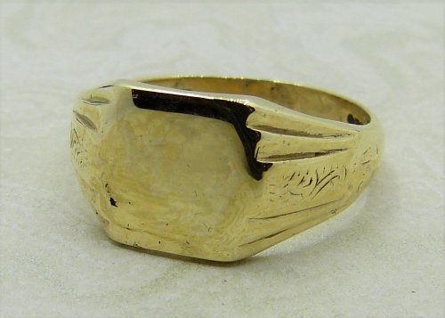 Antique Guest and Philips - Yellow Gold Signet Ring R4124