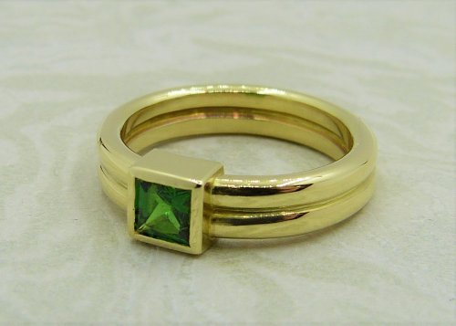Antique Guest and Philips - 0.25ct Emerald Set, Yellow Gold - Single Stone Ring R4697
