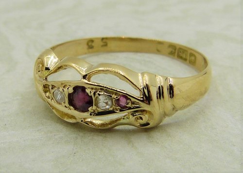 Antique Guest and Philips - 0.12ctRuby Set, Yellow Gold - Five Stone Ring R4854