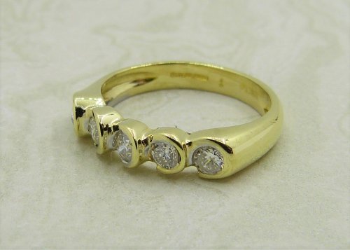 Antique Guest and Philips - Diamond Set, Yellow Gold - Five Stone Ring R4954