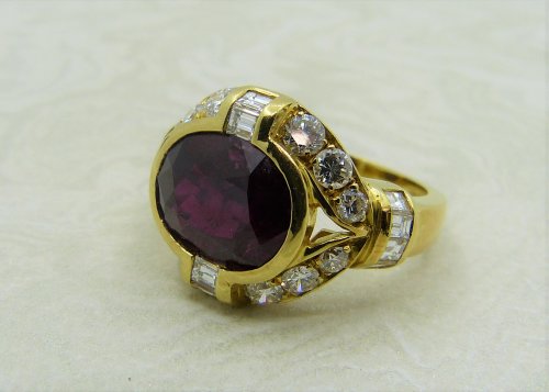 Antique Guest and Philips - 3.70ct Ruby Set, Yellow Gold - Cluster Ring R3797