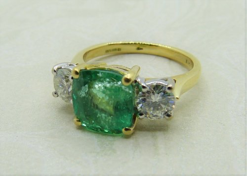 Antique Guest and Philips - 2.85ct Emerald Set, Yellow Gold - White Gold - Three Stone Ring