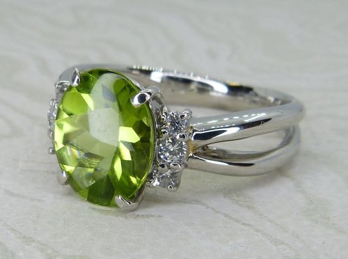 Antique Guest and Philips - Peridot Set, Platinum - Single Stone Ring R5877