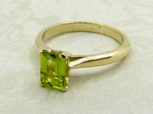 Antique Guest and Philips - Peridot Set, Yellow Gold - Single Stone Ring R5076