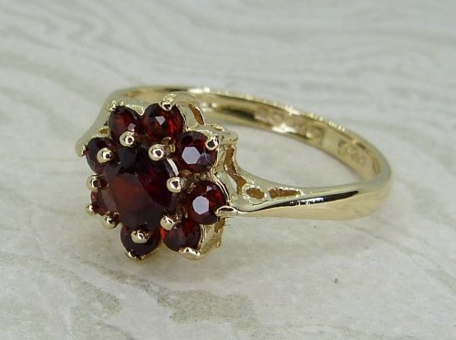 Antique Guest and Philips - Garnet Set, Yellow Gold - Cluster Ring R5900