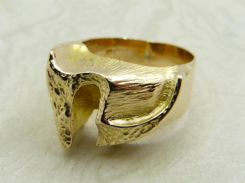 Antique Guest and Philips - Yellow Gold Abstract Ring R5033