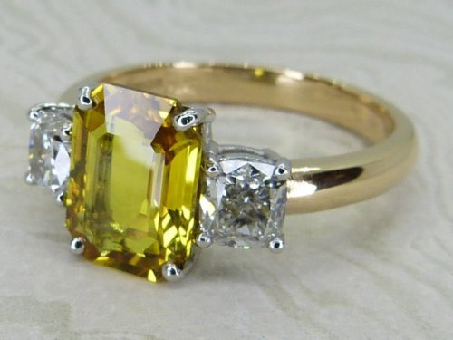 Antique Guest and Philips - Sapphire Set, Yellow Gold - Platinum - Three Stone Ring R5954