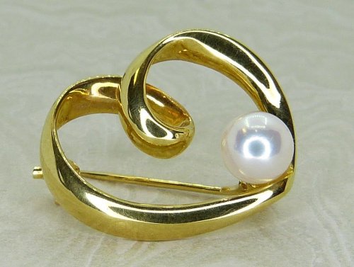 Antique Guest and Philips - Pearl Set, Yellow Gold - Heart Shape Brooch BR615