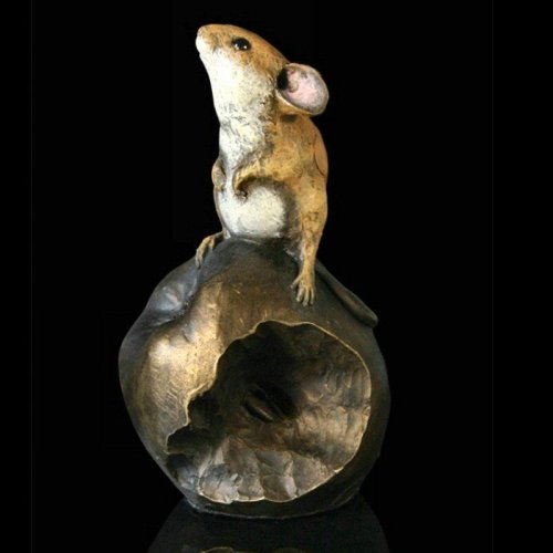 Richard Cooper - Mouse on Apple, Bronze - Ornament, Size 9.5cm 221BR