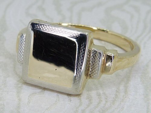 Antique Guest and Philips - Yellow Gold Signet Ring R6008
