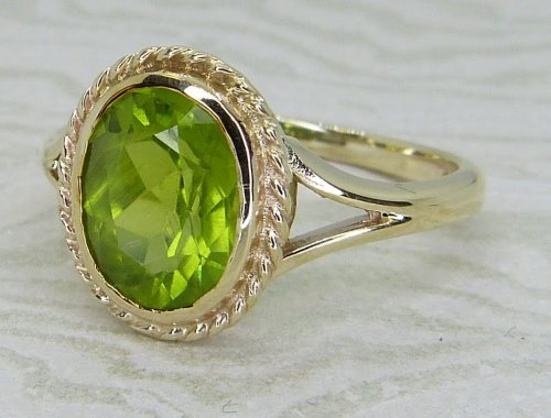 Antique Guest and Philips - Peridot Set, Yellow Gold - Single Stone Ring R6024