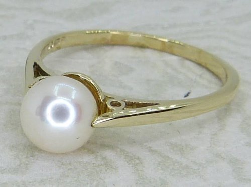 Antique Guest and Philips - Pearl Set, Yellow Gold - Single Stone Ring R6052