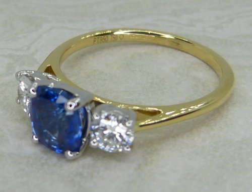 Antique Guest and Philips - Sapphire Set, Yellow Gold - Platinum - Three Stone Ring R6055